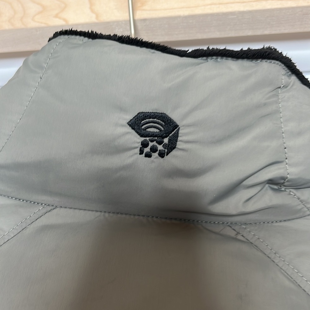 Mountain Hardware Down Jacket, size medium - image 5